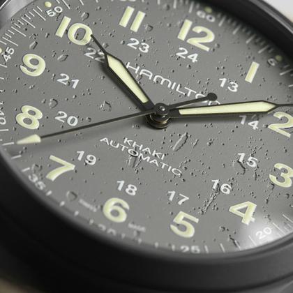 Hamilton Khaki Field Titanium Auto Titan 38mm graues Zifferblatt graues Lederband – Herrenuhren Uhr ohne Datum aus Leder und Titan. Das Gehäuse ist rund und silber. Das Lederarmband ist grau. Das Zifferblatt ist arabisch und grau. – Ansicht 5