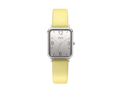 M&M Square Line Quarz Edelstahl 38x26mm silbernes Zifferblatt gelbes Lederband – Damenuhren Uhr ohne Datum aus Edelstahl. Das Gehäuse ist rechteckig und silber. Das Lederarmband ist gelb. Das Zifferblatt ist arabisch Index und silber.