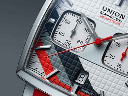 Union Glashütte Averin Chronograph Sachsen Classic 2026 Limited Edition Automatik Edelstahl 41mm graues Zifferblatt rotes Kautschukband und graues Lederband – Herrenuhren Chronograph aus Edelstahl, Kautschuk und Leder. Das Gehäuse ist quadratisch und silber. Das Lederarmband ist grau. Das Zifferblatt ist ein Index in grau. – Ansicht 7