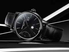Frederique Constant Manufacture Classic Power Reserve Big Date Automatik Edelstahl Schwarz-DLC 40mm schwarzes Zifferblatt schwarzes Lederband limitiert – Herrenuhren Uhr mit Datum aus DLC beschichtet, Edelstahl und Leder. Das Gehäuse ist rund und schwarz. Das Lederarmband Kroko / Alligator ist schwarz. Das Zifferblatt ist ein Index in schwarz. – Ansicht 4