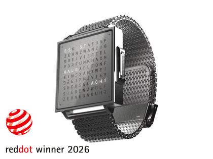 Qlocktwo W Fine Steel Quarz Edelstahl 38mm digitales Zifferblatt Metallband – Herrenuhren Uhr ohne Datum aus Edelstahl. Das Gehäuse ist quadratisch und silber. Das Edelstahlarmband ist silber. Das Zifferblatt ist digital und silber.