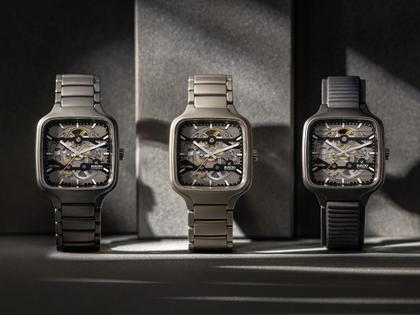 Rado True Square Skeleton Automatik Keramik 38mm skelettiertes Zifferblatt schwarzes Kautschukband – Herrenuhren Uhr ohne Datum aus Edelstahl, Keramik, PVD beschichtet und Titan. Das Gehäuse ist quadratisch und schwarz. Das Kautschuk / Kunststoff / Silikon Armband ist schwarz. Das Zifferblatt ist skelettiert und schwarz. – Ansicht 7