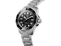 TAG Heuer Aquaracer Professional 300 Date Automatik Edelstahl 36mm schwarzes Zifferblatt Metallband – Damenuhren Uhr mit Datum aus Edelstahl. Das Gehäuse ist rund und silber. Das Edelstahlarmband ist silber. Das Zifferblatt ist ein Index in schwarz. – Ansicht 2