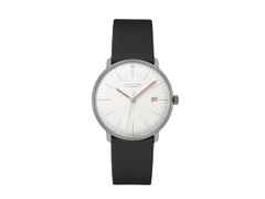 Junghans Max Bill Automatic Bauhaus Edelstahl 38mm weißes Zifferblatt schwarzes Lederband – Herrenuhren Uhr mit Datum aus Edelstahl. Das Gehäuse ist rund und silber. Das Lederarmband ist schwarz. Das Zifferblatt ist ein Index in weiß.
