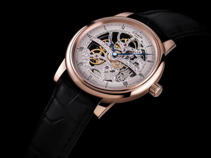 Glashütte Original Senator Skelettierte Edition Handaufzug Rotgold 42mm silbernes Zifferblatt schwarzes Lederband – Herrenuhren Uhr ohne Datum aus 750 Rotgold. Das Armband ist ein Lederarmband Kroko / Alligator. Der Zifferblatt ist römisch. – Ansicht 3