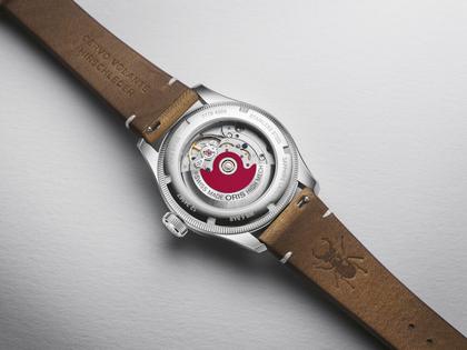 Oris Big Crown X Cervo Volante Automatik Edelstahl 38mm grünes Zifferblatt braunes Lederband – Herrenuhren Uhr mit Datum aus Edelstahl. Das Gehäuse ist rund und silber. Das Lederarmband ist braun. Das Zifferblatt ist arabisch und grün. – Ansicht 3