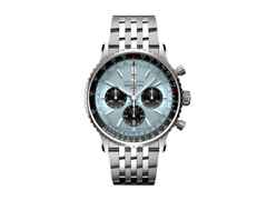 Breitling Navitimer B01 Chronograph 43 Edelstahl eisblaues Zifferblatt Metallband – Herrenuhren Chronograph aus Edelstahl. Das Gehäuse ist rund und silber. Das Edelstahlarmband ist silber. Das Zifferblatt ist ein Index in blau.
