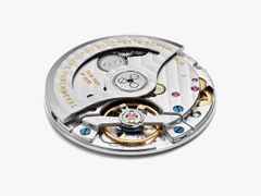 Nomos Glashütte Tangente 35 neomatik Nachtblau Automatik Edelstahl 35mm blaues Zifferblatt schwarzes Lederband – Damenuhren Uhr ohne Datum aus Edelstahl. Das Gehäuse ist rund und silber. Das Lederarmband ist schwarz. Das Zifferblatt ist arabisch Index und blau. – Ansicht 4