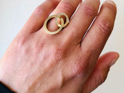 Angela Hübel Liaison mit Brillanten Ring Gelbgold – Ringe Ring mit Besatz aus 750 Gelbgold. – Ansicht 3