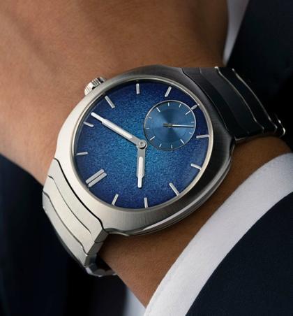 H. Moser & Cie. Streamliner Small Seconds Blue Enamel Automatic Edelstahl 39mm blaues Zifferblatt Metallband – Herrenuhren Uhr ohne Datum aus Edelstahl. Das Gehäuse ist rund und silber. Das Edelstahlarmband ist silber. Das Zifferblatt ist ein Index in blau. – Ansicht 3