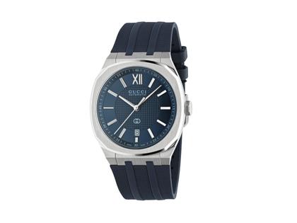 Gucci 25H Automatik Edelstahl 40mm blaues Zifferblatt blaues Kautschukband YA163355 – Herrenuhren Uhr mit Datum aus Edelstahl. Das Gehäuse ist tonneauform und silber. Das Kautschuk / Kunststoff / Silikon Armband ist blau. Das Zifferblatt ist römisch Index und blau.