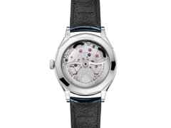 Omega Constellation Observatory Automatik Edelstahl 39mm blaues Zifferblatt blaues Lederband – Herrenuhren Uhr ohne Datum aus 750 Weißgold, Edelstahl und Leder. Das Gehäuse ist rund und silber. Das Lederarmband Kroko / Alligator ist blau. Das Zifferblatt ist ein Index in blau. – Ansicht 2