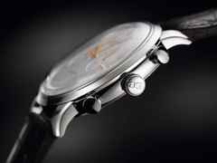 Glashütte Original Sixties Edelstahl silber Chronograph – Herrenuhren Chronograph aus Edelstahl. Das Gehäuse ist rund und silber. Das Lederarmband Kroko / Alligator ist schwarz. Das Zifferblatt ist ein Index in silber. – Ansicht 2