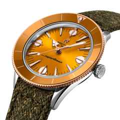 Breitling Superocean Heritage 57 Highlands Automatik Edelstahl 38mm orangenes Zifferblatt Metallband – Herrenuhren Uhr ohne Datum aus 750 Rotgold, Edelstahl und Keramik. Das Gehäuse ist rund und silber-roségold. Das Edelstahlarmband ist silber. Das Zifferblatt ist ein Index in orange. – Ansicht 3