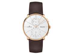 Junghans Meister Fein Chronoscope Mega Solar Funkuhr Edelstahl Roségold-PVD 39mm weißes Zifferblatt braunes Lederband – Herrenuhren Uhr mit Datum aus Edelstahl und PVD beschichtet. Das Gehäuse ist rund und roségold. Das Lederarmband ist braun. Das Zifferblatt ist ein Index in weiß.