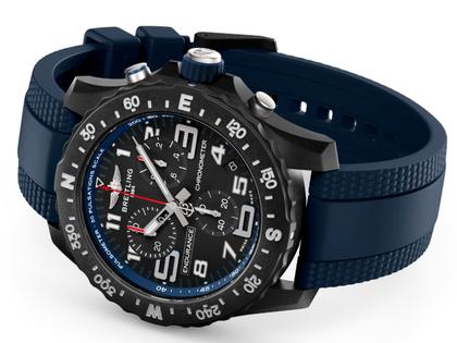 Breitling Endurance Pro 44 Chronograph Quarz Breitlight schwarzes Zifferblatt blaues Kautschukband – Herrenuhren Chronograph aus Kautschuk und Sonstiges. Das Gehäuse ist rund und schwarz. Das Kautschuk / Kunststoff / Silikon Armband ist blau. Das Zifferblatt ist arabisch Index und schwarz. – Ansicht 3