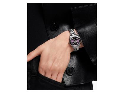 Omega Seamaster Aqua Terra 150M Automatik Edelstahl 30mm violettes Zifferblatt Metallband – Damenuhren Uhr mit Datum aus Edelstahl. Das Gehäuse ist rund und silber. Das Edelstahlarmband ist silber. Das Zifferblatt ist ein Index in lila. – Ansicht 3