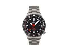 Sinn Spezialuhren U50 SDR Taucheruhr Automatik U‑Boot‑Stahl 41mm schwarzes Zifferblatt Metallband – Herrenuhren Uhr mit Datum aus Edelstahl und PVD beschichtet. Das Gehäuse ist rund und silber. Das Edelstahlarmband ist silber. Das Zifferblatt ist ein Index in schwarz.