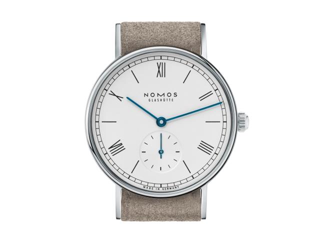 Nomos Glashütte Ludwig 33 Handaufzug Edelstahl weißes Zifferblatt braunes Lederband Glasboden – Damenuhren Uhr ohne Datum aus Edelstahl und Leder. Das Gehäuse ist rund und silber. Das Lederarmband ist beige. Das Zifferblatt ist römisch Index und weiß. – Ansicht 2
