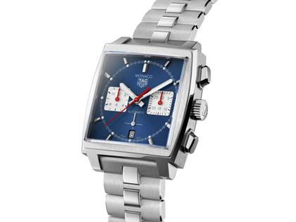TAG Heuer Monaco Chronograph Automatik Edelstahl 39mm blaues Zifferblatt Metallband – Herrenuhren Chronograph aus Edelstahl. Das Gehäuse ist rechteckig und silber. Das Edelstahlarmband ist silber. Das Zifferblatt ist ein Index in blau. – Ansicht 2