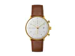 Junghans Max Bill Chronoscope Automatik Edelstahl PVD-Gelbgold 40mm weißes Zifferblatt braunes Lederband – Herrenuhren Chronograph aus Edelstahl, Leder und PVD beschichtet. Das Gehäuse ist rund und gelbgold. Das Lederarmband ist braun. Das Zifferblatt ist arabisch Index und silber.