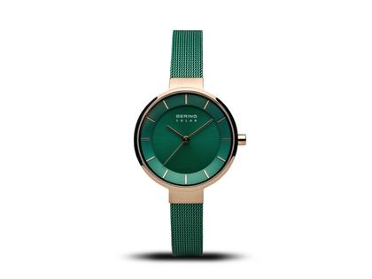 Bering Solar Edelstahl 27mm grünes Zifferblatt grünes Metallband – Damenuhren Uhr ohne Datum aus Edelstahl. Das Gehäuse ist rund und roségold. Das Edelstahlarmband ist grün. Das Zifferblatt ist ein Index in grün.