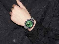 Gucci Interlocking Chronograph Quarz Edelstahl 41mm grünes Zifferblatt Metallband YA142318 – Herrenuhren Chronograph aus Edelstahl und Keramik. Das Gehäuse ist rund und silber. Das Edelstahlarmband ist silber. Das Zifferblatt ist ein Index in grün. – Ansicht 4