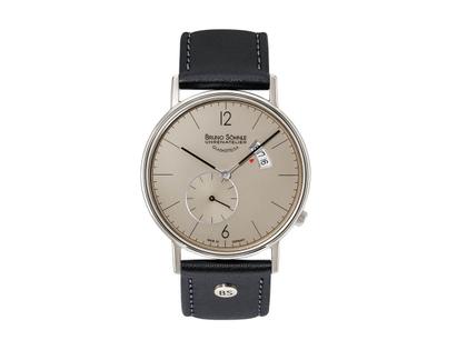 Bruno Söhnle Glashütte Rondo Herrenuhr  Edelstahl grau Lederband – Herrenuhren Uhr mit Datum aus Edelstahl. Das Gehäuse ist rund und silber. Das Lederarmband ist schwarz. Das Zifferblatt ist arabisch Index und grau.