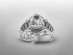 Oris Aquis Date Calibre 400 Automatik Edelstahl 41,5mm grünes Zifferblatt Metallband – Herrenuhren Uhr mit Datum aus Edelstahl. Das Gehäuse ist rund und silber. Das Edelstahlarmband ist silber. Das Zifferblatt ist ein Index in grün. – Ansicht 6