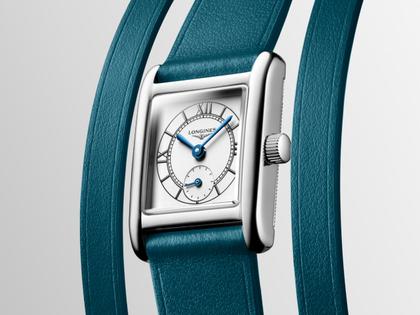Longines DolceVita   Mini Quarz Edelstahl 22x29mm silbernes Zifferblatt blaues Lederband – Damenuhren Uhr ohne Datum aus Edelstahl und Leder. Das Gehäuse ist rechteckig und silber. Das Lederarmband ist blau. Das Zifferblatt ist römisch und silber. – Ansicht 2