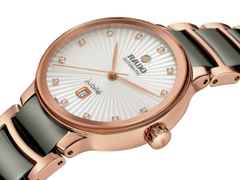 Rado Centrix Diamonds Automatik Edelstahl Roségold-PVD 30,5mm weißes Zifferblatt mit Brillanten Metallband – Damenuhren Uhr mit Datum aus Edelstahl, Keramik und PVD beschichtet. Das Gehäuse ist rund und roségold. Das Keramikarmband ist grau. Das Zifferblatt ist ein Index in weiß. – Ansicht 2