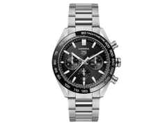 TAG Heuer Carrera Chronograph Automatik Edelstahl 44mm schwarzes Zifferblatt Metallband – Herrenuhren Chronograph aus Edelstahl und Keramik. Das Gehäuse ist rund und silber. Das Edelstahlarmband ist silber. Das Zifferblatt ist ein Index in schwarz.
