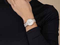Rado Centrix Diamonds Automatik Edelstahl Roségold-PVD 35mm weißes Zifferblatt mit Brillanten Metallband – Damenuhren Uhr mit Datum aus Edelstahl, Keramik und PVD beschichtet. Das Gehäuse ist rund und roségold. Das Edelstahlarmband ist roségold. Das Zifferblatt ist ein Index in weiß. – Ansicht 7