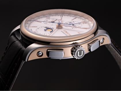 Union Glashütte Belisar Chronograph Mondphase Automatik Edelstahl 42mm weißes Zifferblatt braunes Lederband – Herrenuhren Chronograph aus Edelstahl. Das Gehäuse ist rund und silber. Das Lederarmband ist braun. Das Zifferblatt ist arabisch Index und silber. – Ansicht 5