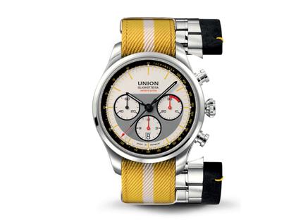 Herrenuhren Chronograph aus Edelstahl und Leder. Das Gehäuse ist rund und silber. Das Textilarmband ist gelb. Das Zifferblatt ist ein Index in beige.