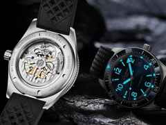 Glashütte Original SeaQ Automatik Edelstahl 40mm blaues Zifferblatt Metallband Glasboden – Herrenuhren Uhr mit Datum aus Edelstahl und Keramik. Das Gehäuse ist rund und silber. Das Edelstahlarmband ist silber. Das Zifferblatt ist arabisch Index und blau. – Ansicht 5