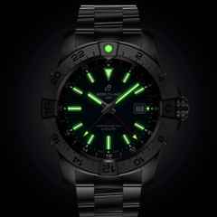 Breitling Avenger GMT 44 Automatik Edelstahl blaues Zifferblatt Metallband – Herrenuhren Uhr mit Datum aus Edelstahl. Das Gehäuse ist rund und silber. Das Edelstahlarmband ist silber. Das Zifferblatt ist ein Index in blau. – Ansicht 6
