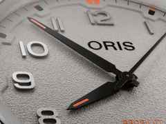Oris ProPilot Date Automatik Edelstahl 41mm graues Zifferblatt Metallband – Herrenuhren Uhr mit Datum aus Edelstahl. Das Gehäuse ist rund und silber. Das Edelstahlarmband ist silber. Das Zifferblatt ist arabisch und grau. – Ansicht 2