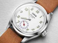 Oris Big Crown Wings of Hope Limited Edition Automatik Edelstahl 40mm weißes Zifferblatt braunes Lederband – Herrenuhren Uhr ohne Datum aus Edelstahl und Leder. Das Gehäuse ist rund und silber. Das Lederarmband ist braun. Das Zifferblatt ist arabisch und weiß. – Ansicht 2