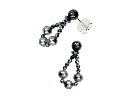 Monika Seitter Kanaloa Pushan Ohrstecker mit Perlen – Ohrschmuck Ohrstecker aus 925 Silber.