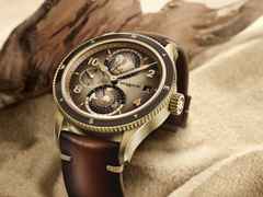 Montblanc 1858 Automatic Geosphere Bronze Limited Edition Wüste Gobi braun – Herrenuhren Uhr mit Datum aus Bronze. Das Gehäuse ist rund und ros égold. Das Lederarmband ist braun. Das Zifferblatt ist arabisch Index und braun. – Ansicht 4