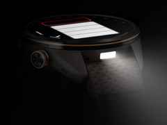 Garmin Approach S72 Titan Schwarz-DLC 43mm digitales Display schwarzes Textilband – Herrenuhren Uhr Multifunktion aus Keramik und Kunststoff. Das Gehäuse ist rund und schwarz. Das Textilarmband ist schwarz. Das Zifferblatt ist digital und schwarz. – Ansicht 6