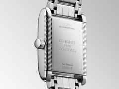 Longines DolceVita   Mini Quarz Edelstahl 22x29mm silbernes Zifferblatt Metallband – Damenuhren Uhr ohne Datum aus Edelstahl. Das Gehäuse ist rechteckig und silber. Das Edelstahlarmband ist silber. Das Zifferblatt ist römisch und weiß. – Ansicht 4