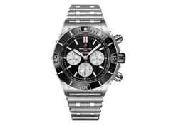 Breitling Super Chronomat B01 44 Automatik Edelstahl schwarzes Zifferblatt Metallband – Herrenuhren Chronograph aus Edelstahl. Das Gehäuse ist rund und silber. Das Edelstahlarmband ist silber. Das Zifferblatt ist ein Index in schwarz.