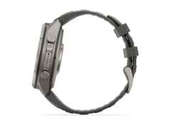 Garmin Fenix 9 Pro inReach Solar Titan 47mm digitales Display graues Silikonband – Herrenuhren Uhr Multifunktion aus Kautschuk und Titan. Das Gehäuse ist rund und grau. Das Kautschuk / Kunststoff / Silikon Armband ist grau. Das Zifferblatt ist digital und schwarz. – Ansicht 3