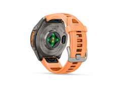 Garmin Fenix 9 Pro inReach Titan 43mm digitales Display orangefarbenes Silikonband – Herrenuhren Uhr Multifunktion aus Kautschuk und Titan. Das Gehäuse ist rund und grau. Das Kautschuk / Kunststoff / Silikon Armband ist orange. Das Zifferblatt ist digital und schwarz. – Ansicht 4