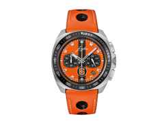 Junghans 1972 Chronoscope Sports Edition 2026 Quarz Edelstahl 43mm oranges Zifferblatt oranges Lederband limitiert – Herrenuhren Chronograph aus Edelstahl und Leder. Das Gehäuse ist rund und silber. Das Lederarmband ist orange. Das Zifferblatt ist ein Index in orange.