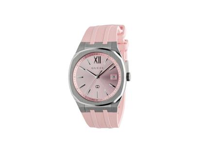 Gucci 25H Quarz Edelstahl 36mm rosa Zifferblatt rosa Kautschukband YA163442 – Damenuhren Uhr mit Datum aus Edelstahl. Das Gehäuse ist tonneauform und silber. Das Kautschuk / Kunststoff / Silikon Armband ist rosa. Das Zifferblatt ist römisch Index und rosa.