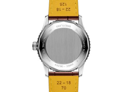 Breitling Navitimer Automatic GMT 41 Chronometer Edelstahl cremefarbenes Zifferblatt braunes Lederband – Herrenuhren Uhr mit Datum aus Edelstahl. Das Gehäuse ist rund und silber. Das Lederarmband Kroko / Alligator ist braun. Das Zifferblatt ist ein Index in beige. – Ansicht 2