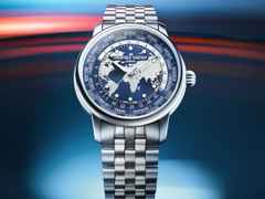Frederique Constant Manufacture Classic Worldtimer Automatik Edelstahl 40mm blaues Zifferblatt Metallband – Herrenuhren Uhr ohne Datum aus Edelstahl. Das Gehäuse ist rund und silber. Das Edelstahlarmband ist silber. Das Zifferblatt ist ein Index in blau. – Ansicht 4